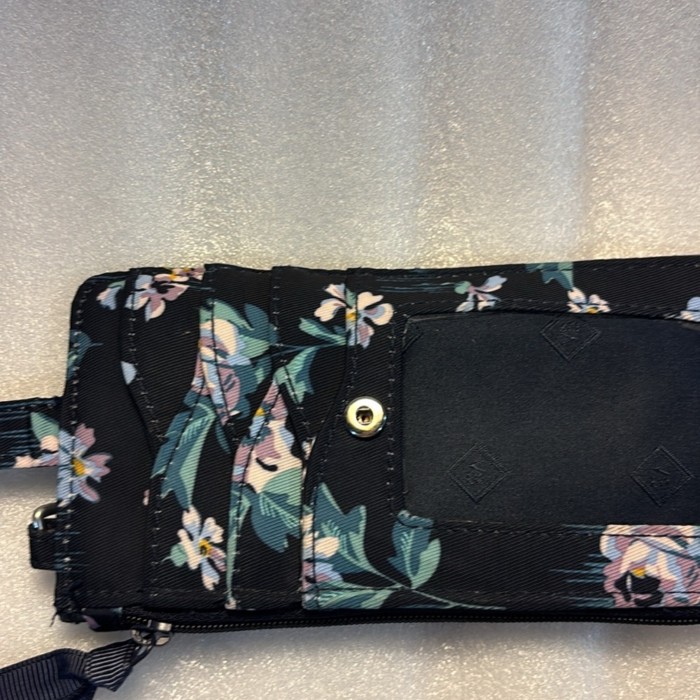 Vera Bradley Ultimate Card Case in Performance Twill Navy Garden - Picture 4 of 7